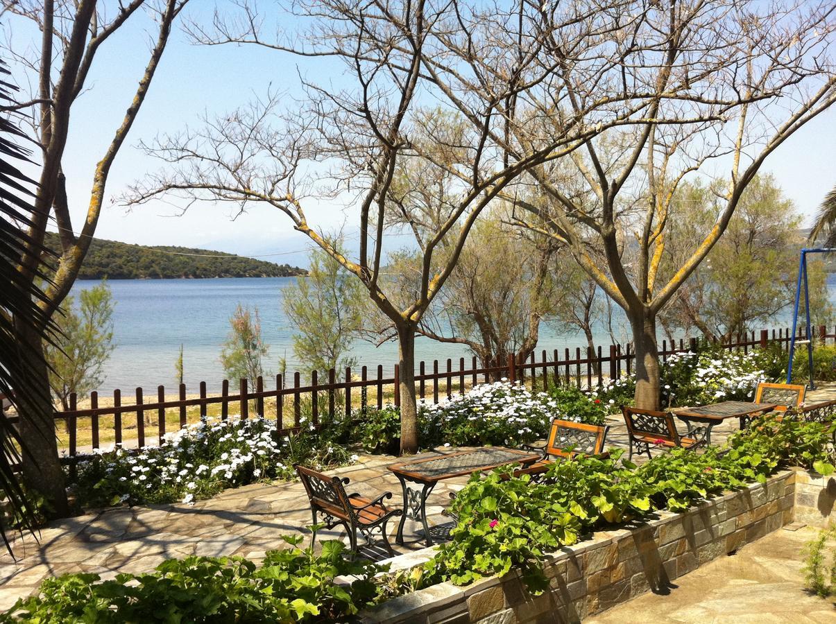 Blue Bay Hotel Miliá Kültér fotó